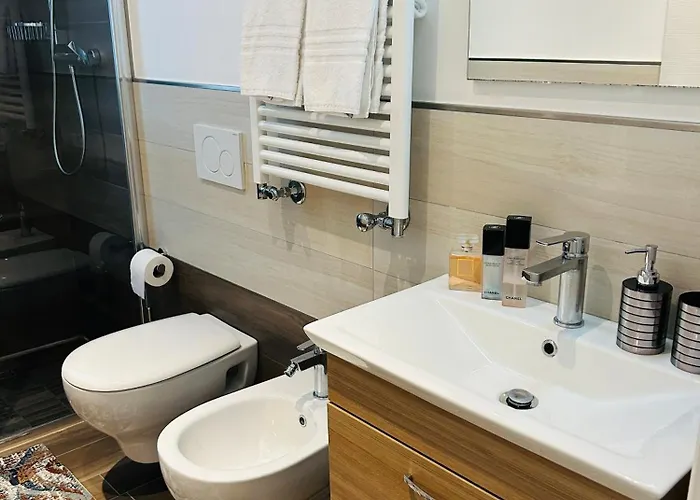 Menotti Attico-flexrent Immobiliare Abissinia * ריצ'יונה