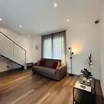 Menotti Attico-flexrent Immobiliare Abissinia アパート *