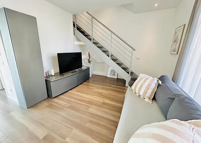 아파트 Menotti Attico-flexrent Immobiliare Abissinia