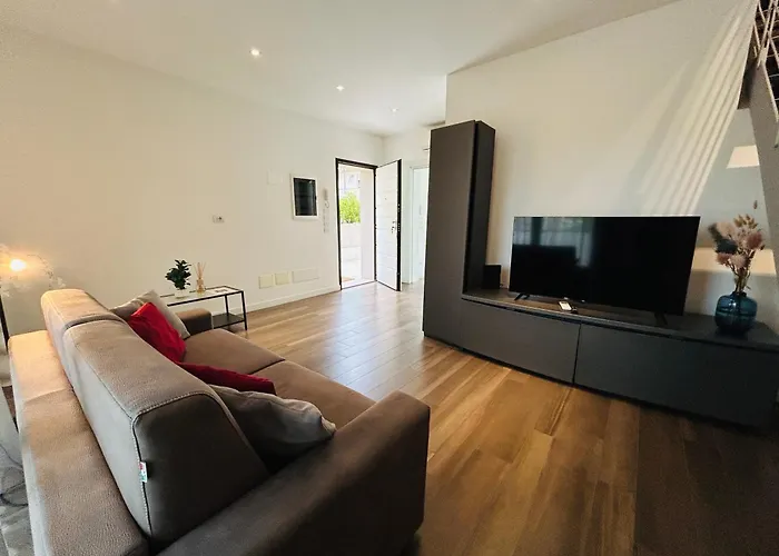 아파트 Menotti Attico-flexrent Immobiliare Abissinia