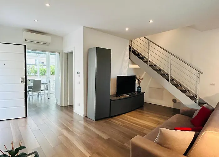 Menotti Attico-flexrent Immobiliare Abissinia 아파트